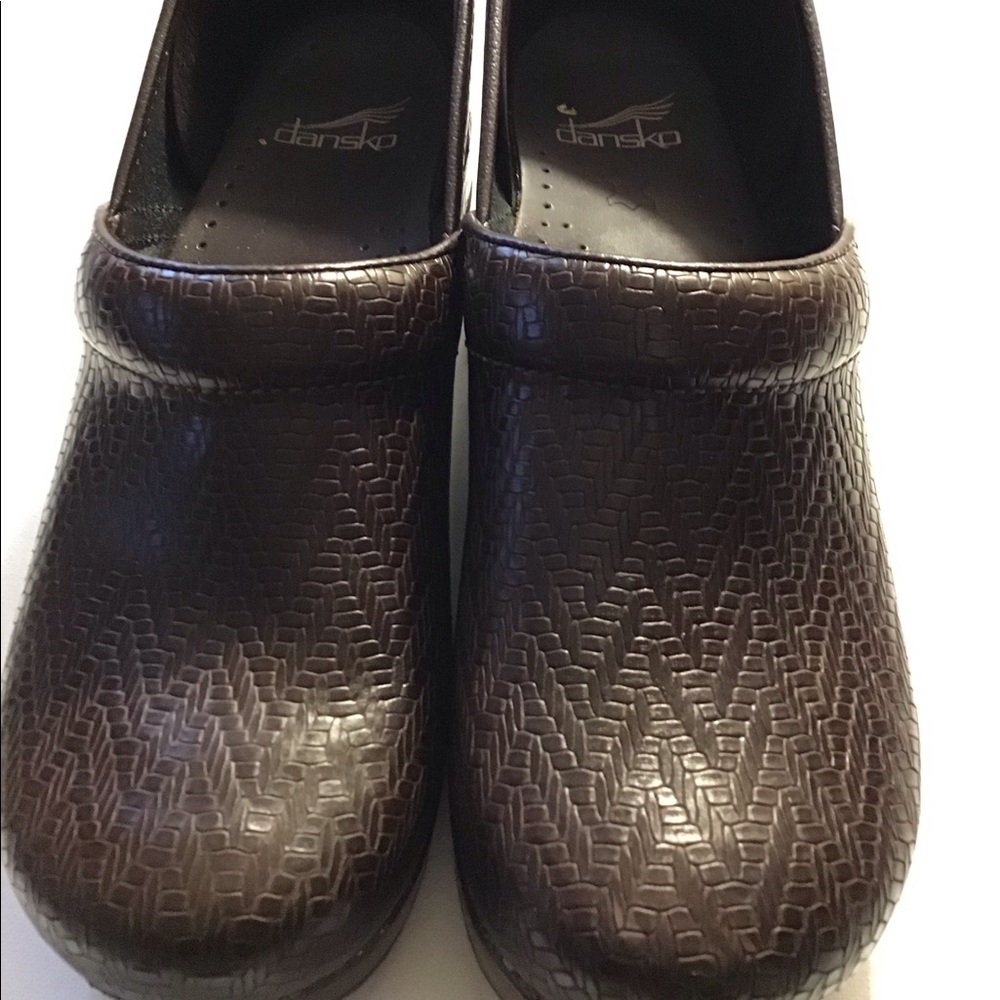 Preowned dansko brown brown clogs sz 40